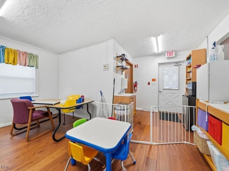 250 Winckles Street, Elyria, OH 44035 Photo 21