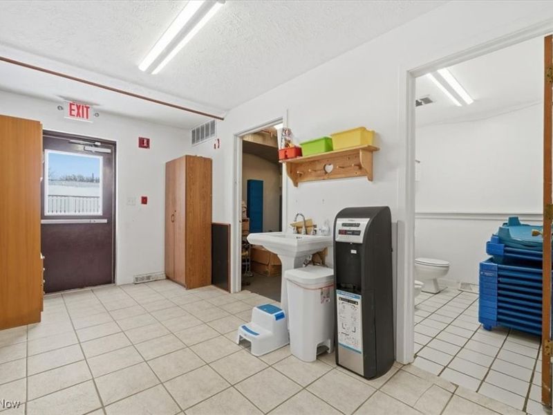 250 Winckles Street, Elyria, OH 44035 Photo 26