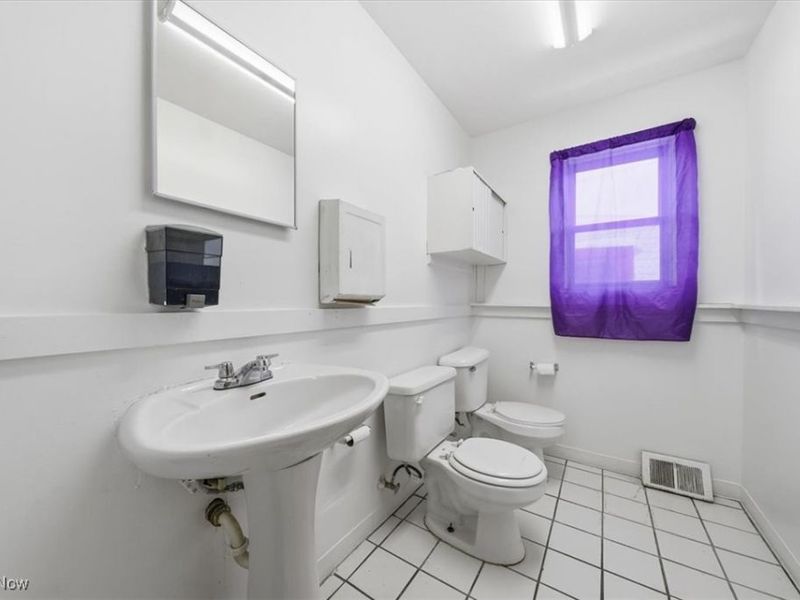 250 Winckles Street, Elyria, OH 44035 Photo 28