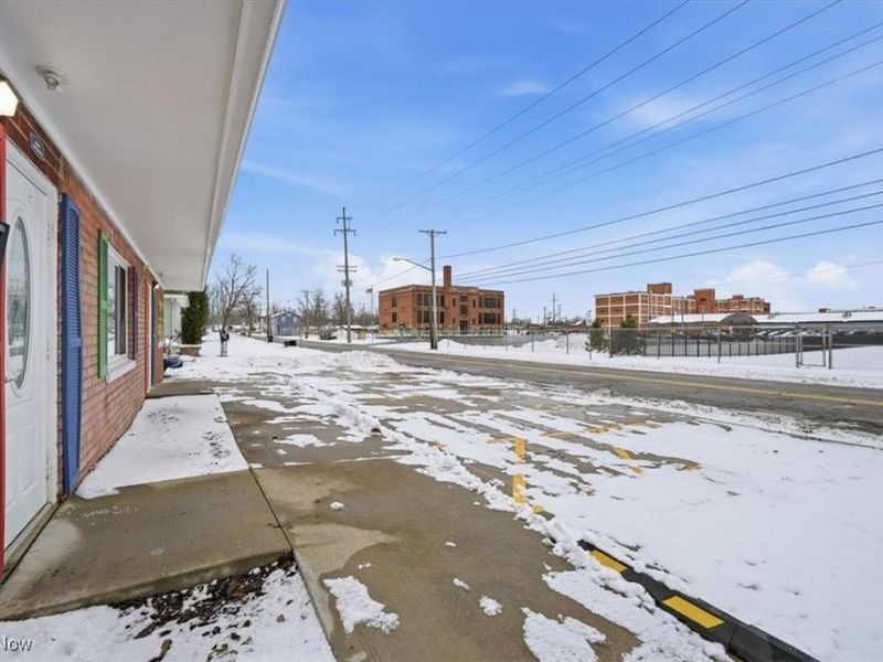 250 Winckles Street, Elyria, OH 44035 Photo 3