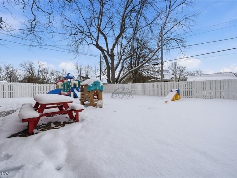 250 Winckles Street, Elyria, OH 44035 Photo 33