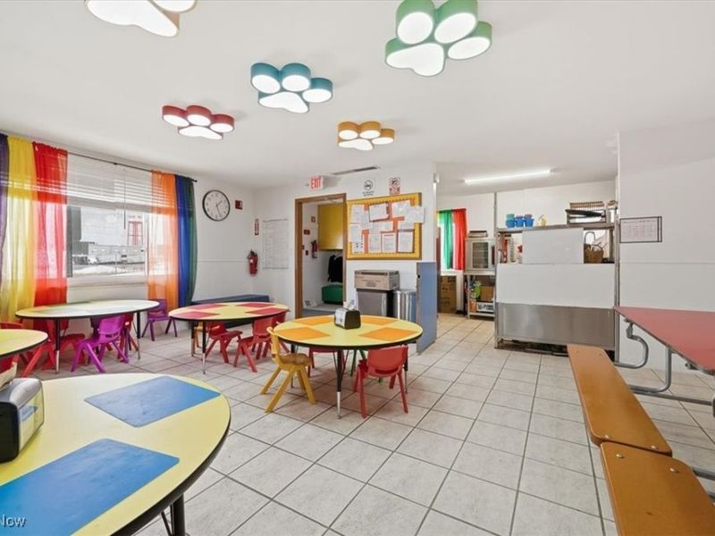 250 Winckles Street, Elyria, OH 44035 Photo 8