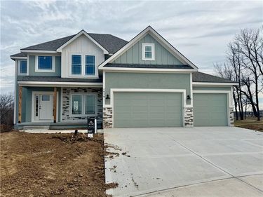 1929 Longview Drive, Liberty, MO 64068