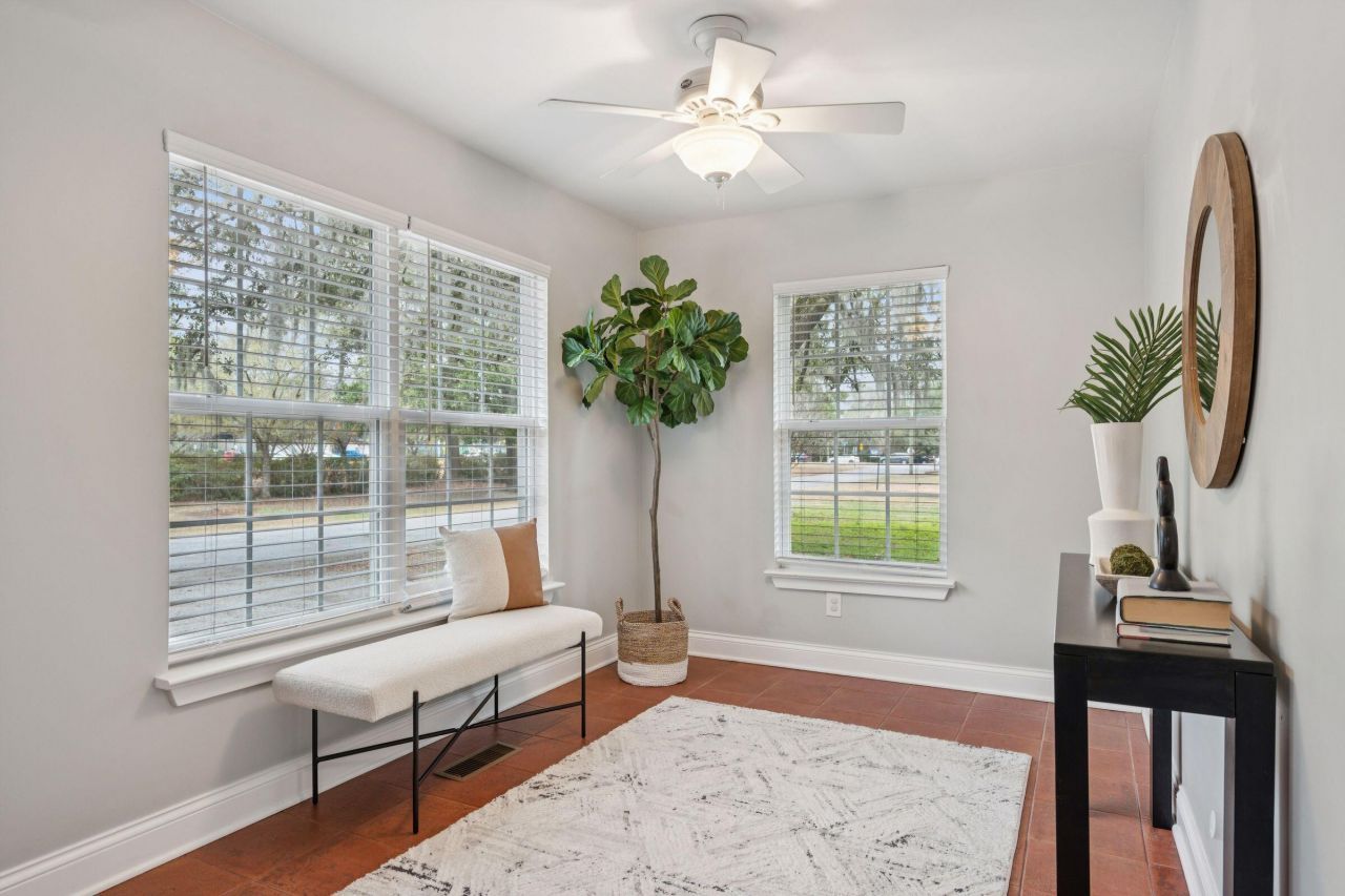 4817 W Park Place Photo 2