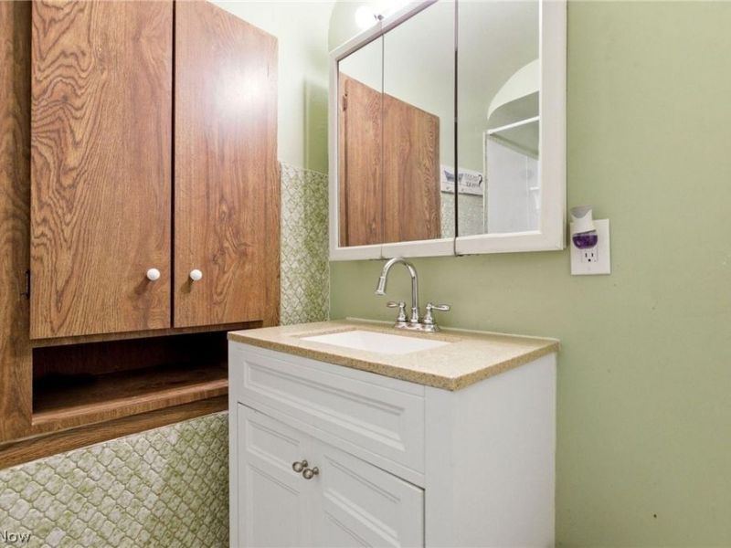 1934 Beverly Hills Drive, Euclid, OH 44117 Photo 33