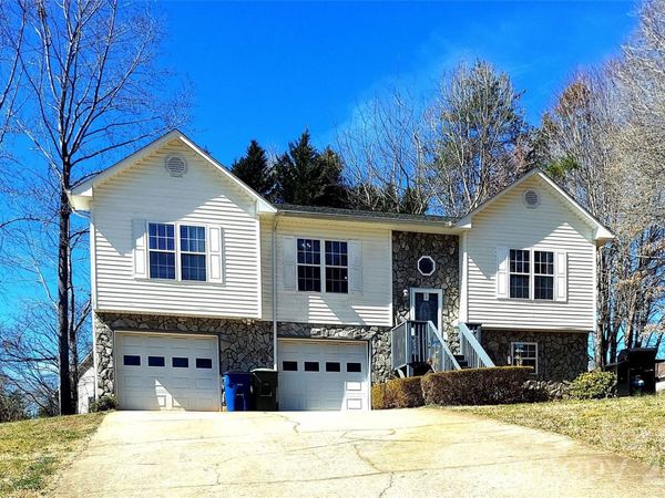 1609 Indian Springs Drive NW, Unit 35, Conover, NC 28613