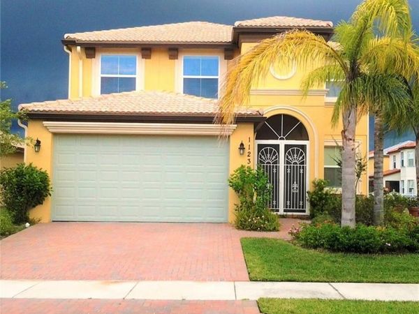 11239 SW Barton Way, Port St Lucie, FL 34987