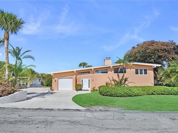 2228 NE Center Circle, Jensen Beach, FL 34957