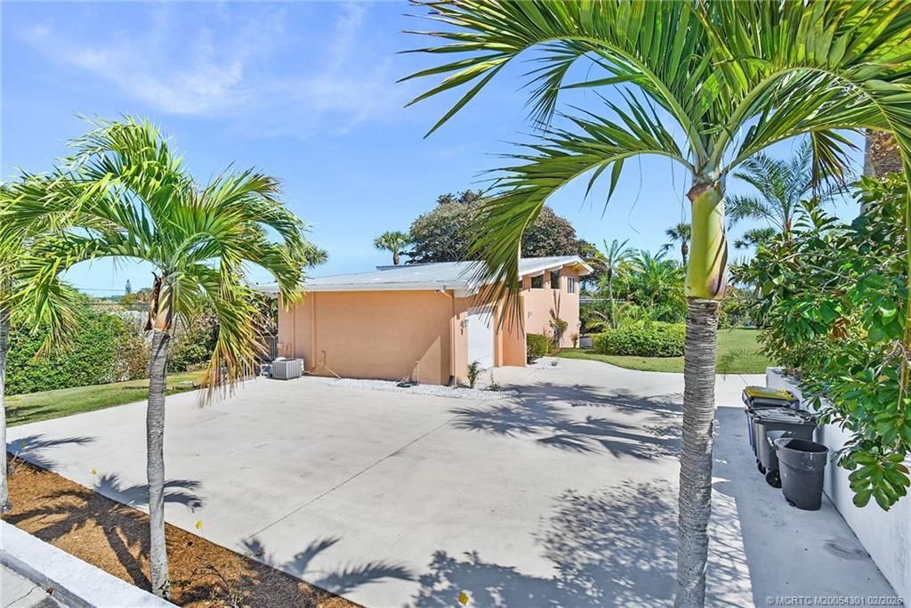 2228 NE Center Circle, Jensen Beach, FL 34957 Photo