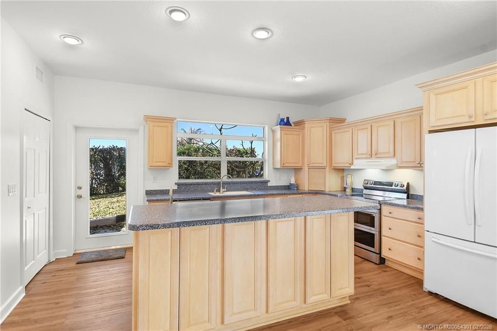 2228 NE Center Circle, Jensen Beach, FL 34957 Photo