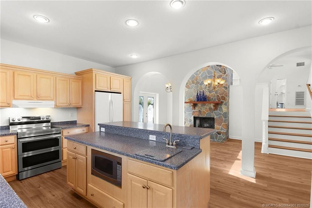 2228 NE Center Circle, Jensen Beach, FL 34957 Photo