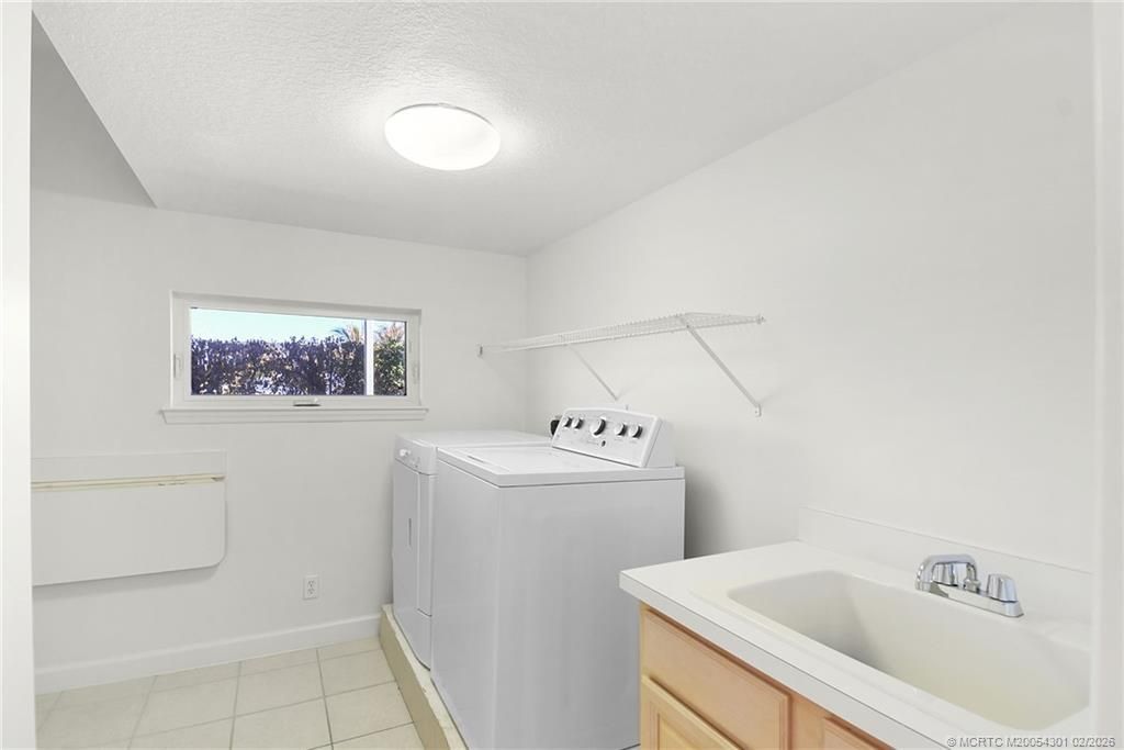 2228 NE Center Circle, Jensen Beach, FL 34957 Photo