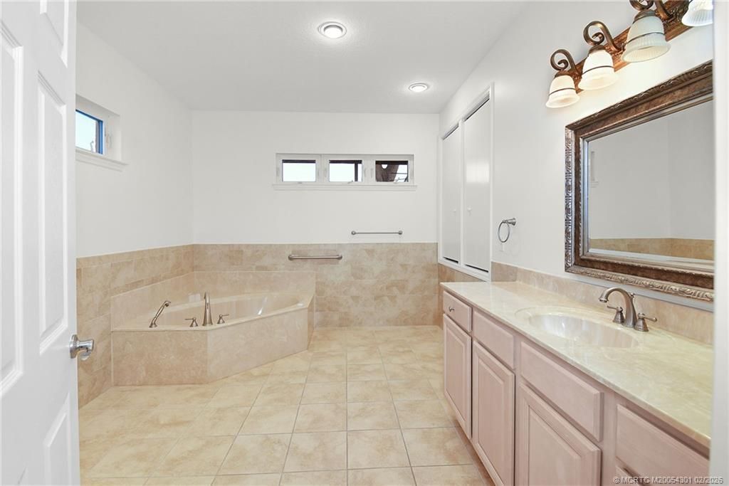 2228 NE Center Circle, Jensen Beach, FL 34957 Photo