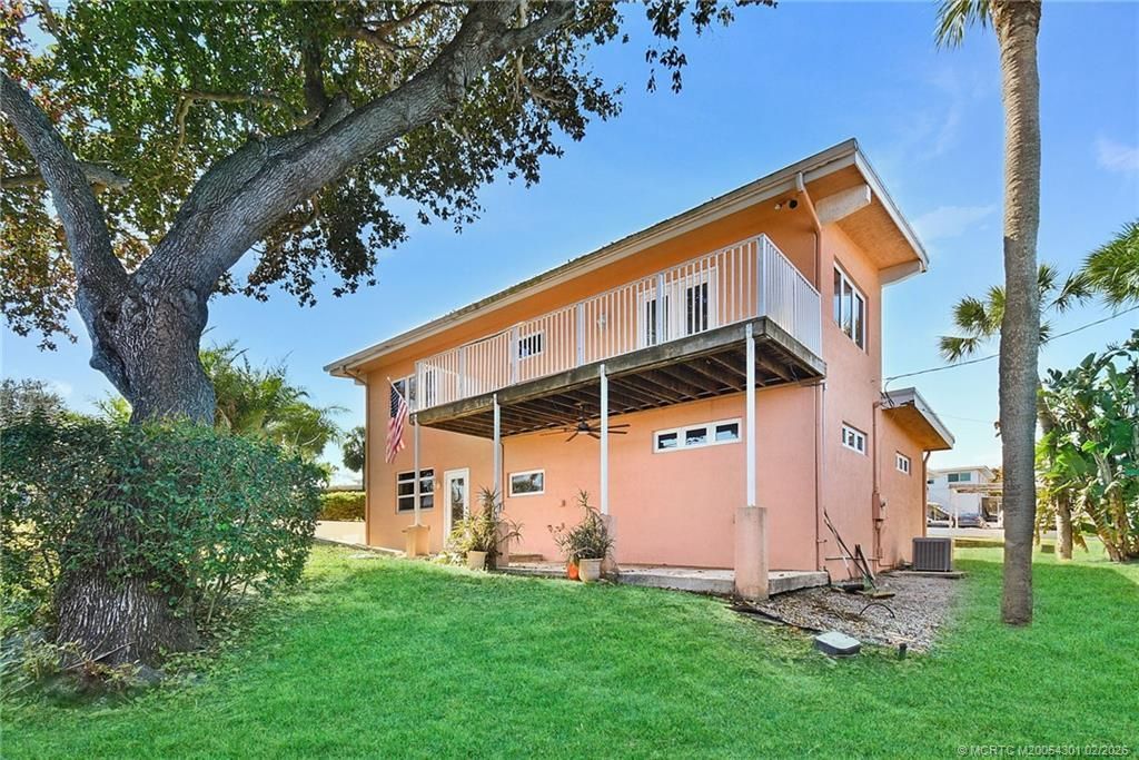 2228 NE Center Circle, Jensen Beach, FL 34957 Photo