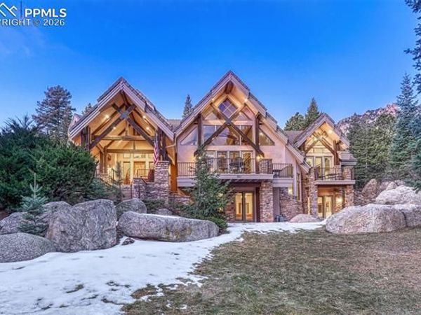 511 Silver Oak Grove, Colorado Springs, CO 80906