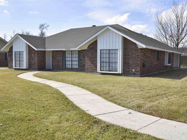 4948 E St Charles Avenue E, Lake Charles, LA 70605