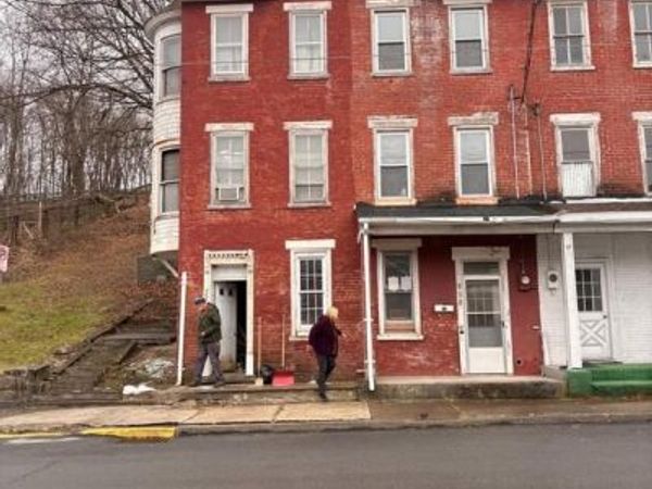 700 W WALNUT STREET, ASHLAND, PA 17921