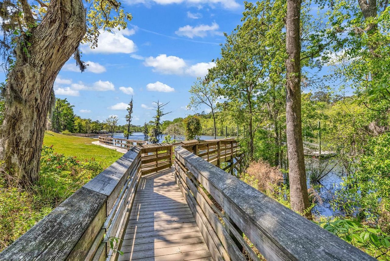 765 Riverward Dr. Photo 31