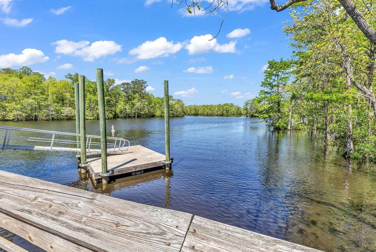 765 Riverward Dr. Photo 32