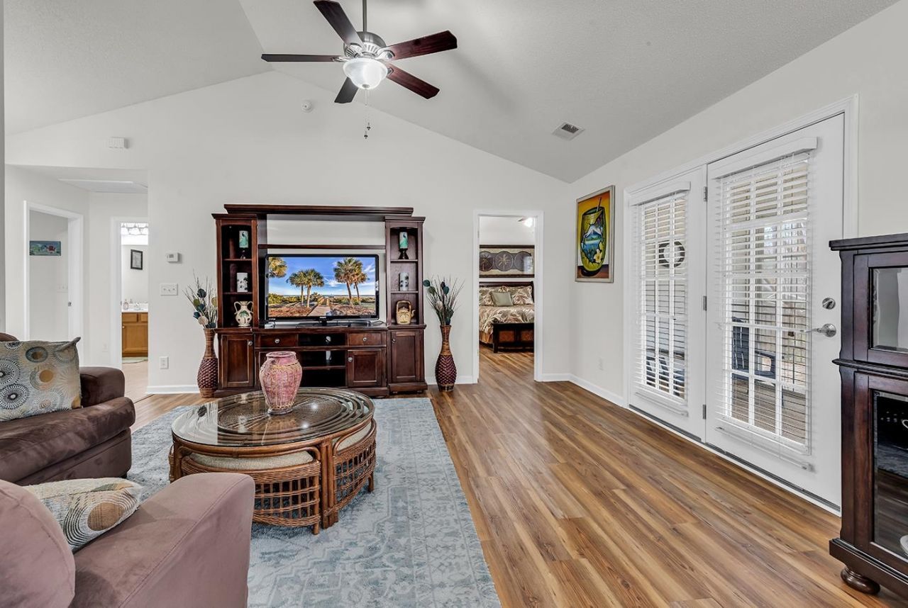 765 Riverward Dr. Photo 8