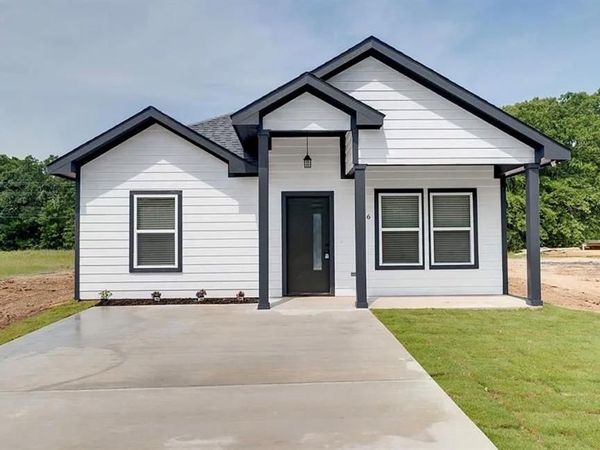 116 Bowie Street, Mabank, TX 75156