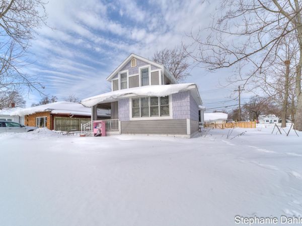 1922 Oak Avenue, North Muskegon, MI 49445