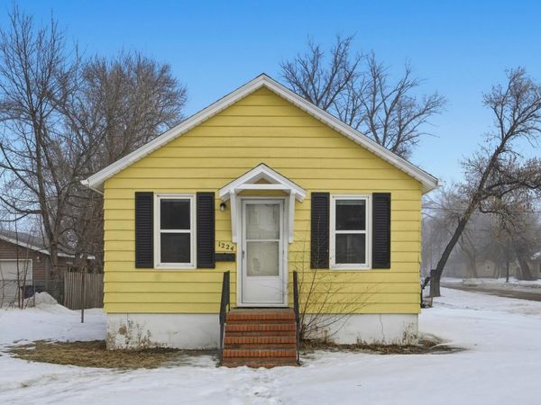 1224 2nd Avenue N, Moorhead, MN 56560