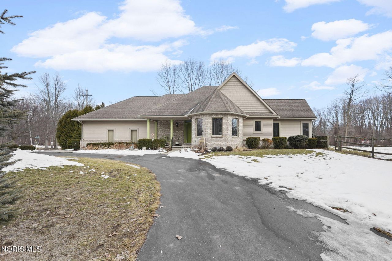 6096 Huntington Road, Sylvania, OH 43560 Main Photo
