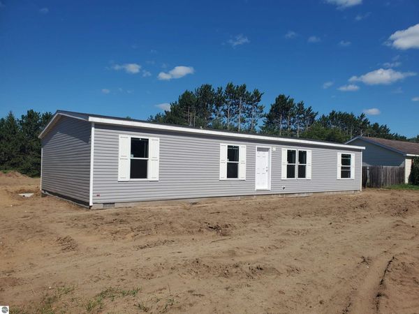 8916 Valley NW, Rapid City, MI 49676