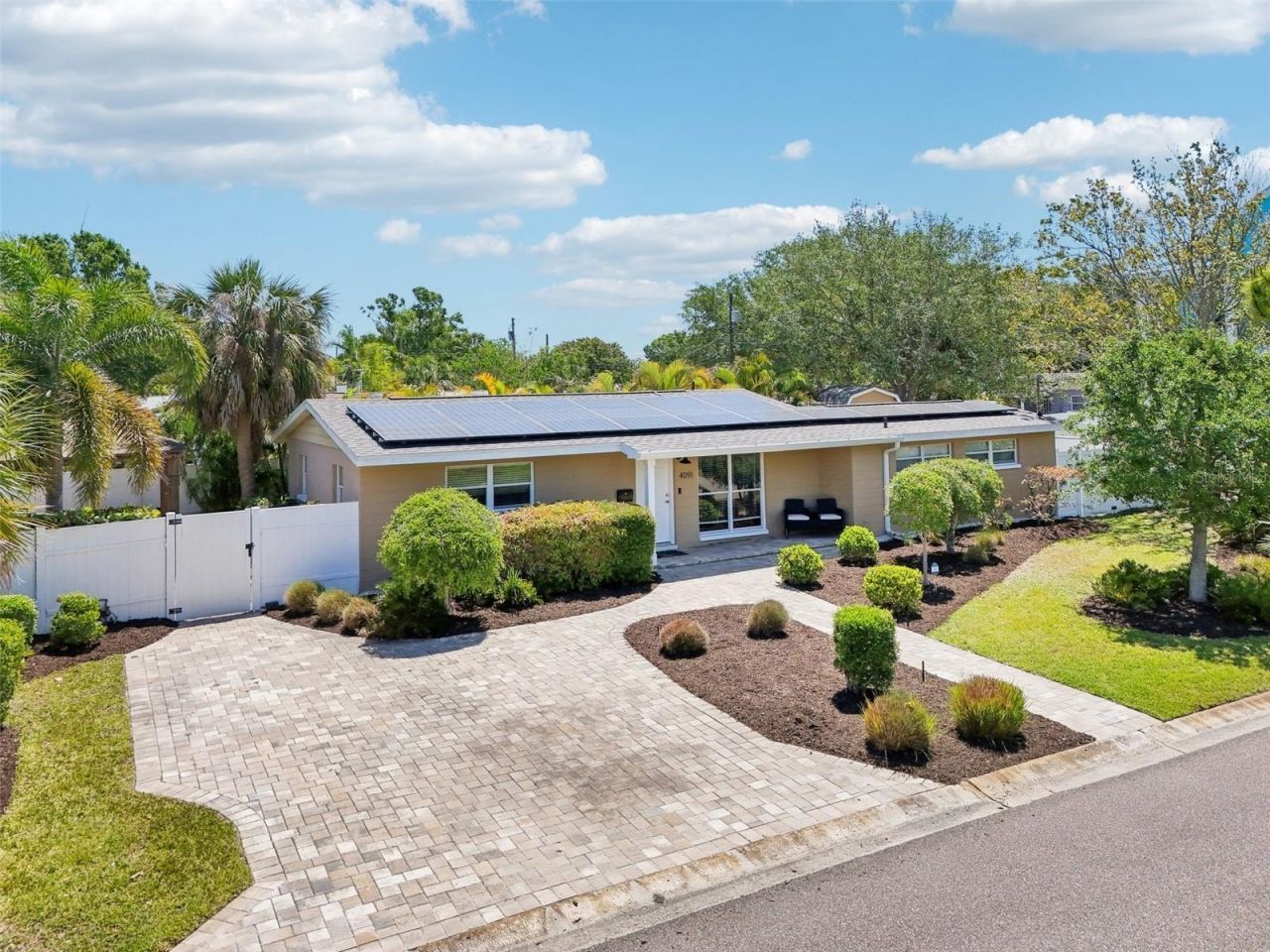 4091 Cherry Street Ne, Saint Petersburg, FL 33703 Main Photo