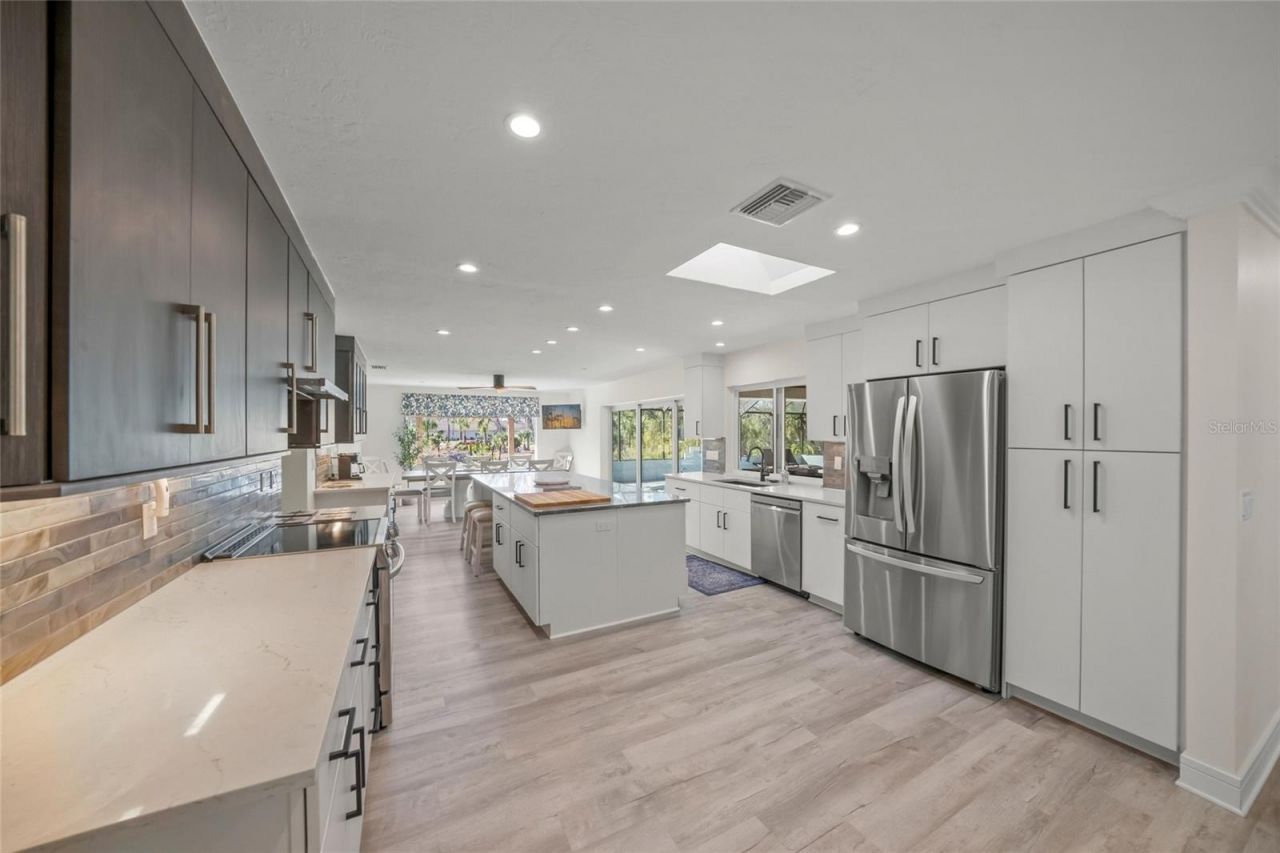 8560 Heron Lagoon Circle, Sarasota, FL 34242 Photo