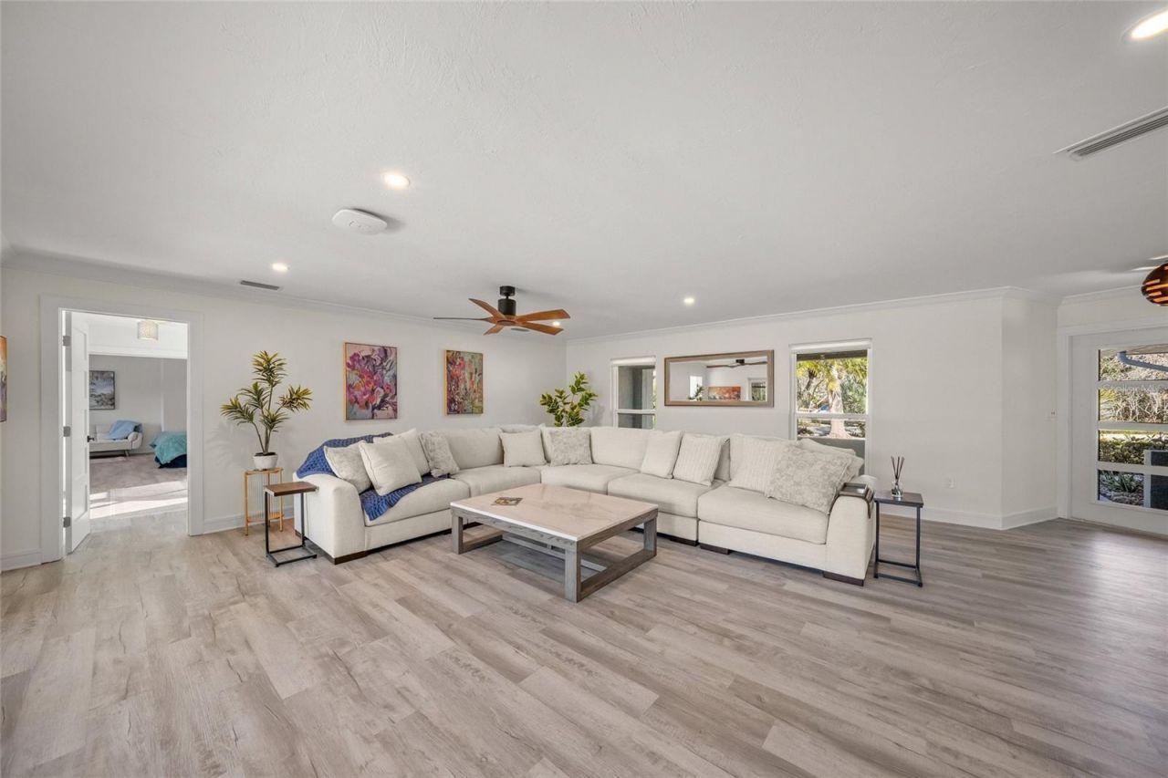 8560 Heron Lagoon Circle, Sarasota, FL 34242 Photo