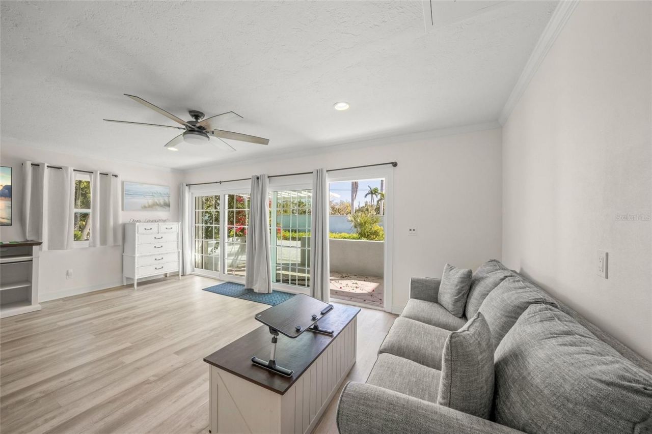 8560 Heron Lagoon Circle, Sarasota, FL 34242 Photo