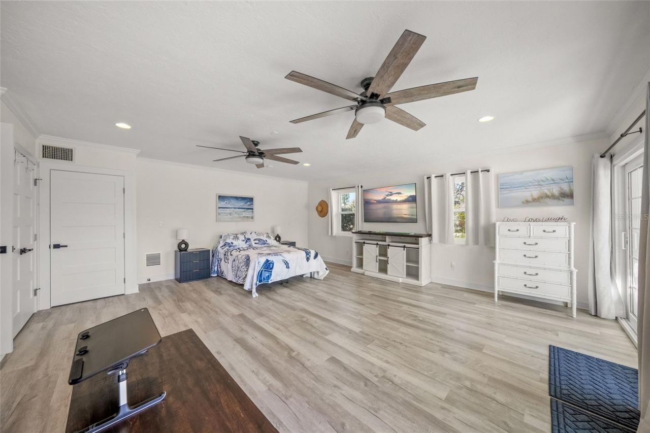 8560 Heron Lagoon Circle, Sarasota, FL 34242 Photo