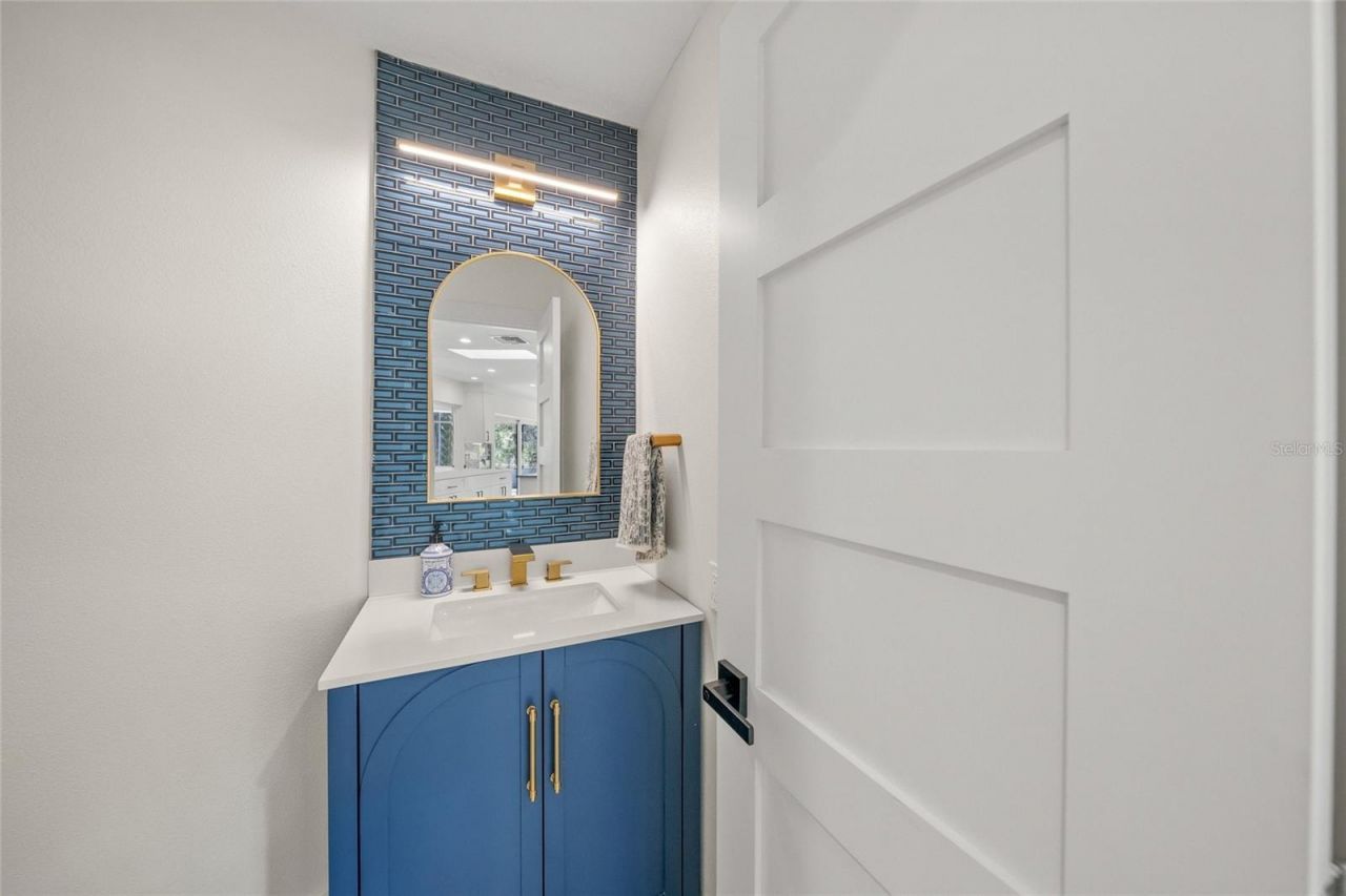 8560 Heron Lagoon Circle, Sarasota, FL 34242 Photo