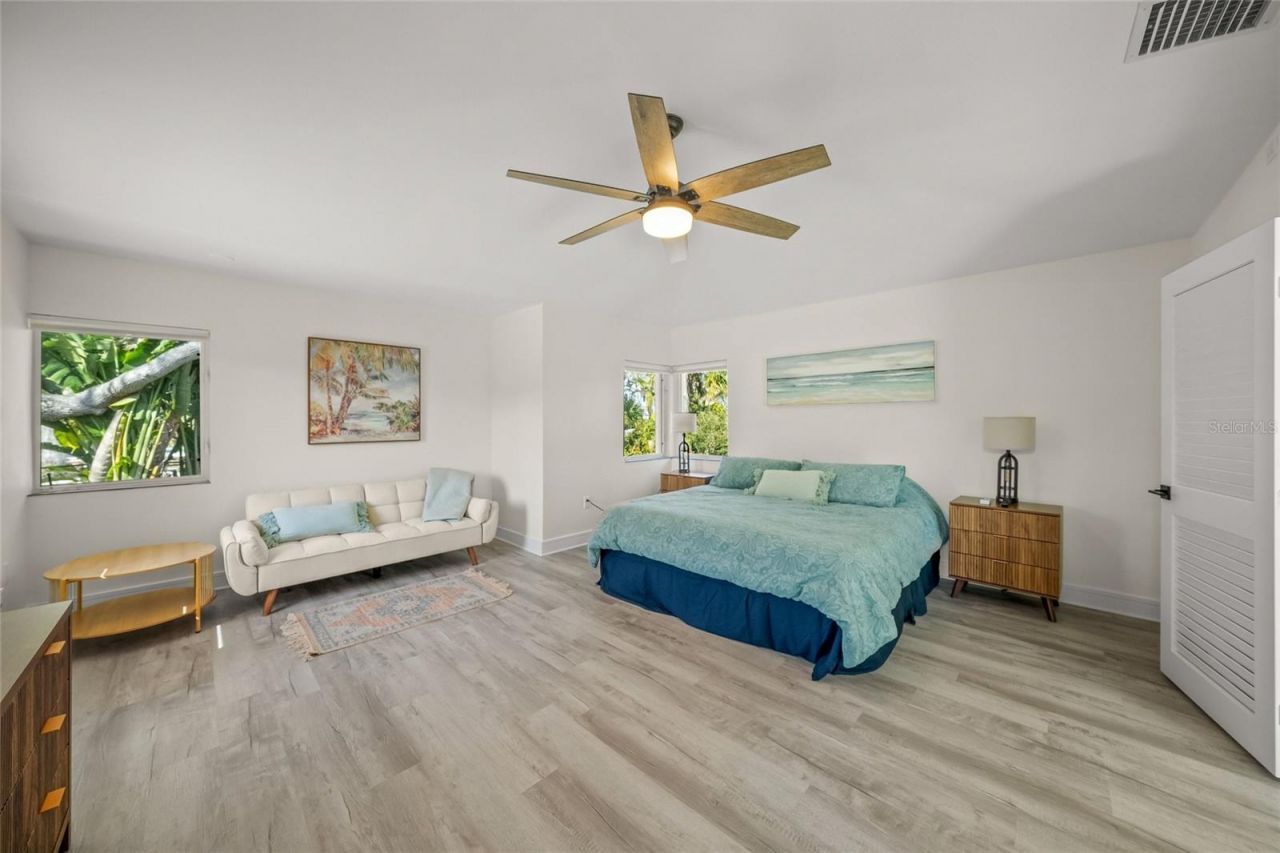 8560 Heron Lagoon Circle, Sarasota, FL 34242 Photo
