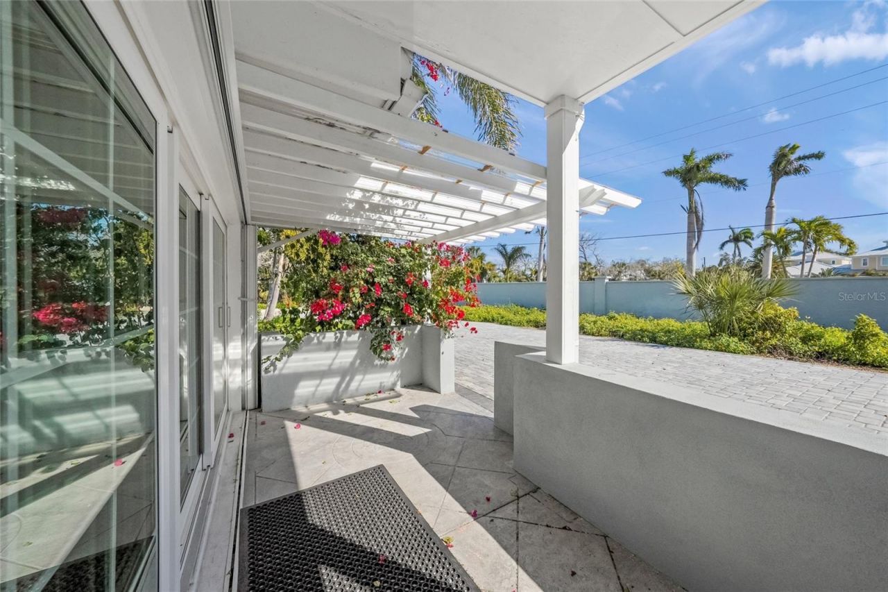 8560 Heron Lagoon Circle, Sarasota, FL 34242 Photo