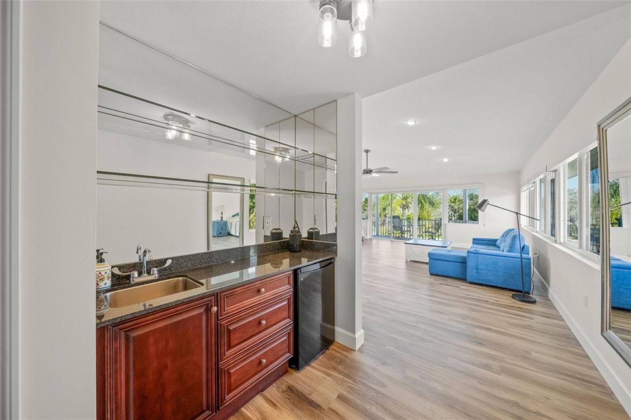 8560 Heron Lagoon Circle, Sarasota, FL 34242 Photo