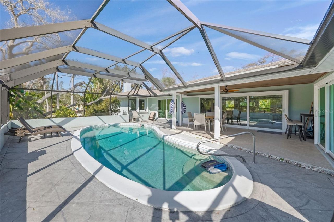 8560 Heron Lagoon Circle, Sarasota, FL 34242 Photo