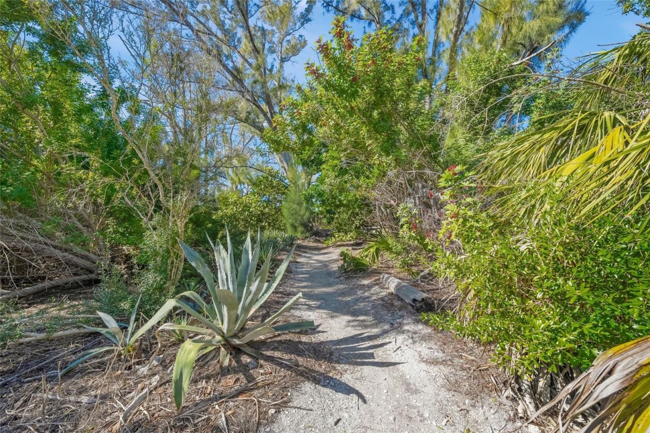 8560 Heron Lagoon Circle, Sarasota, FL 34242 Photo