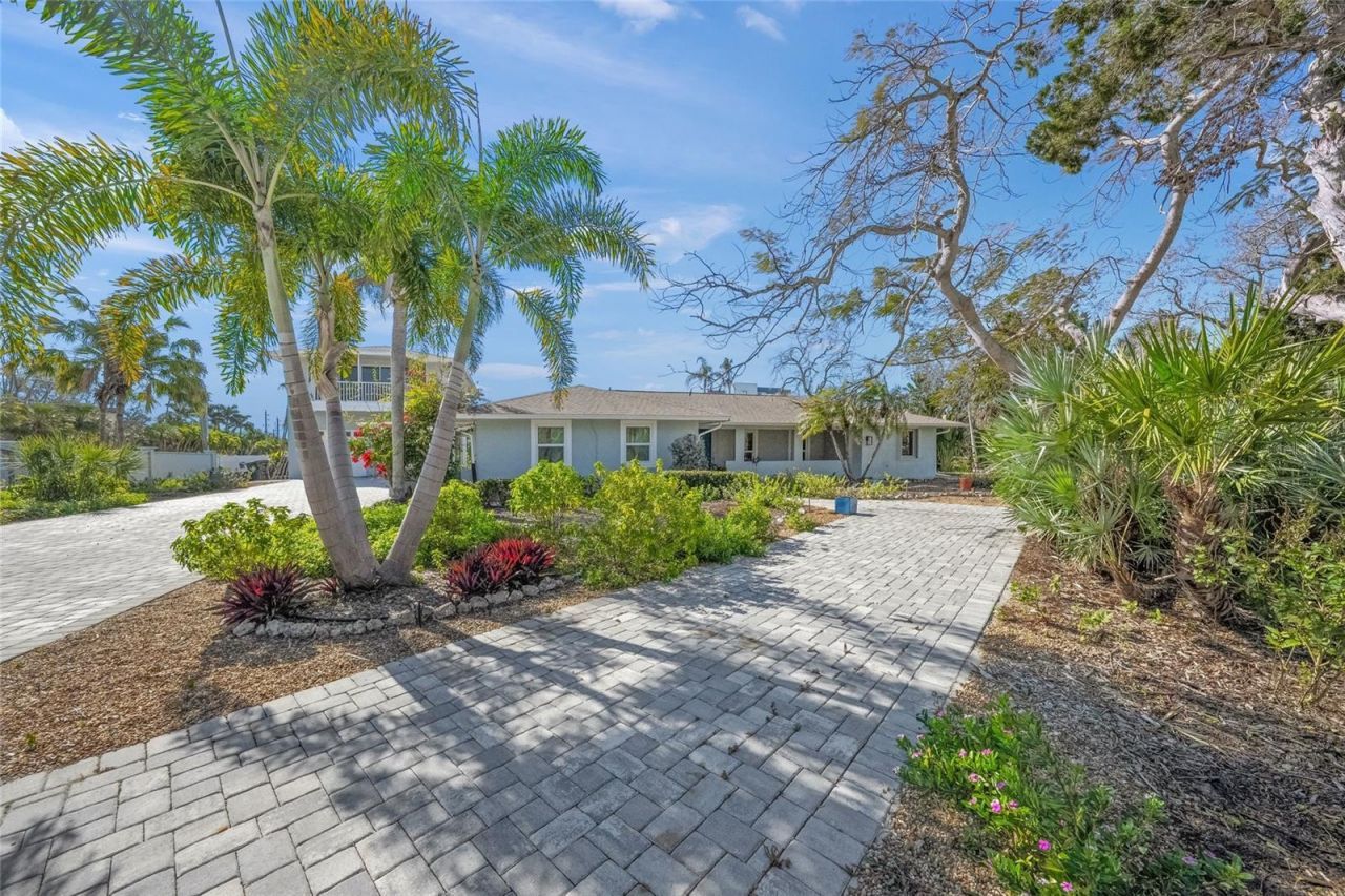 8560 Heron Lagoon Circle, Sarasota, FL 34242 Photo