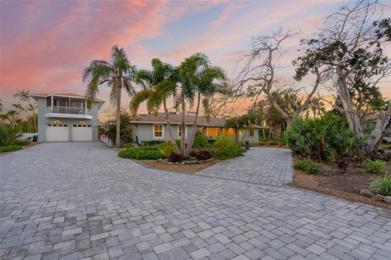 8560 Heron Lagoon Circle, Sarasota, FL 34242 Photo
