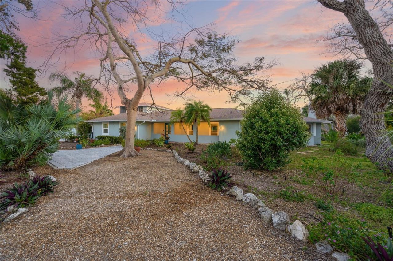 8560 Heron Lagoon Circle, Sarasota, FL 34242 Photo