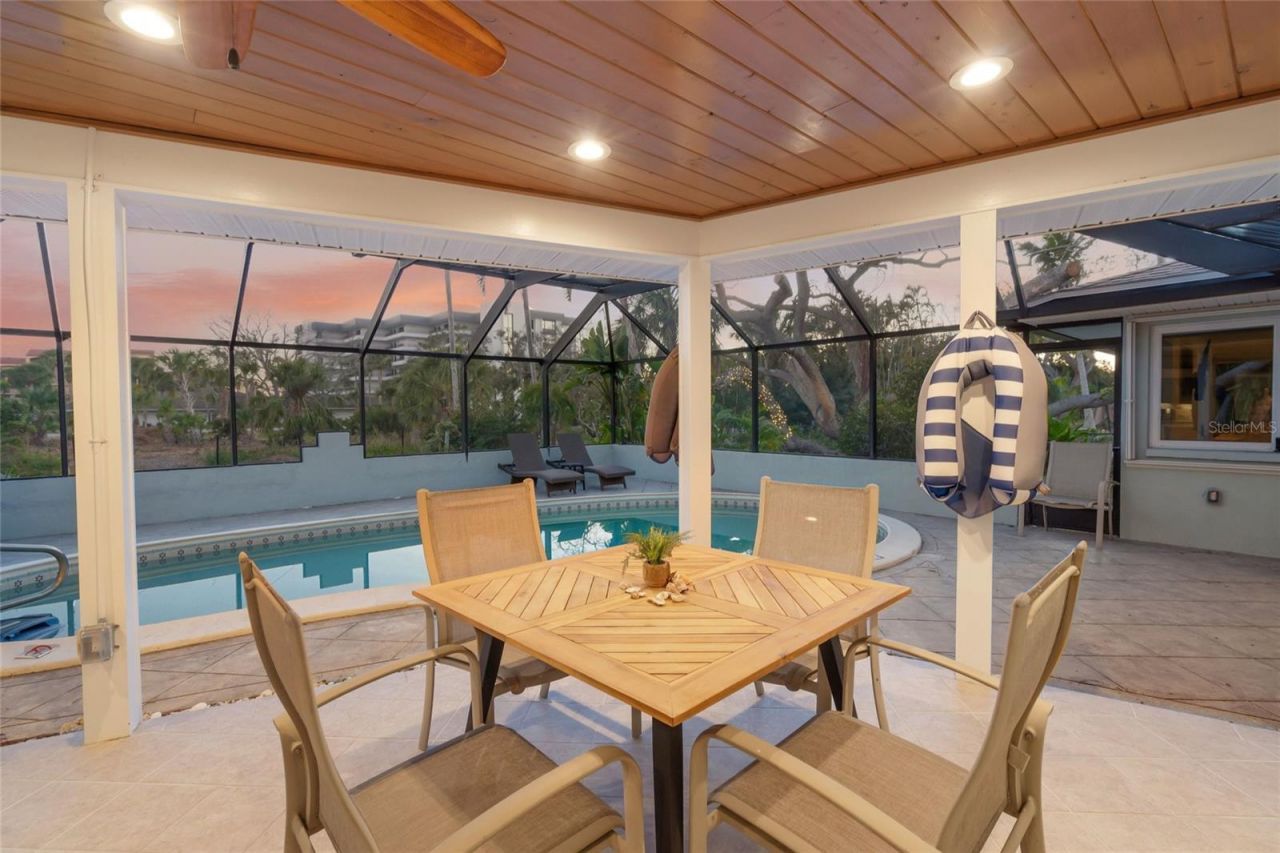 8560 Heron Lagoon Circle, Sarasota, FL 34242 Photo