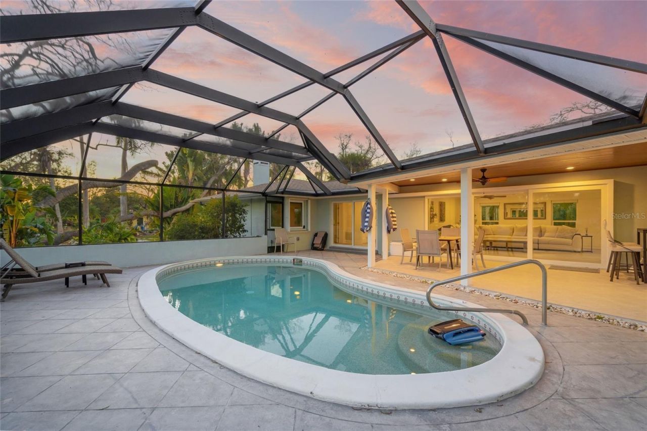 8560 Heron Lagoon Circle, Sarasota, FL 34242 Photo