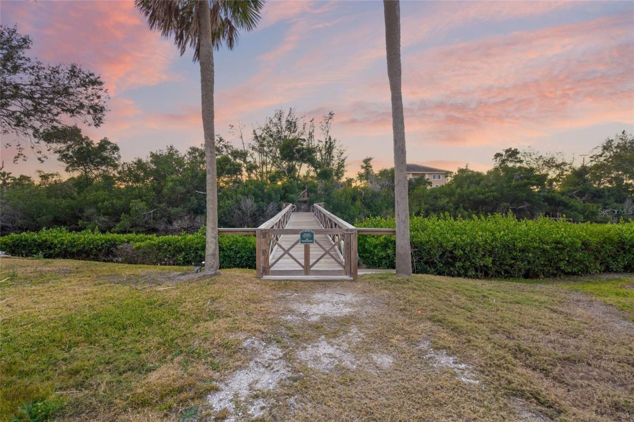 8560 Heron Lagoon Circle, Sarasota, FL 34242 Photo