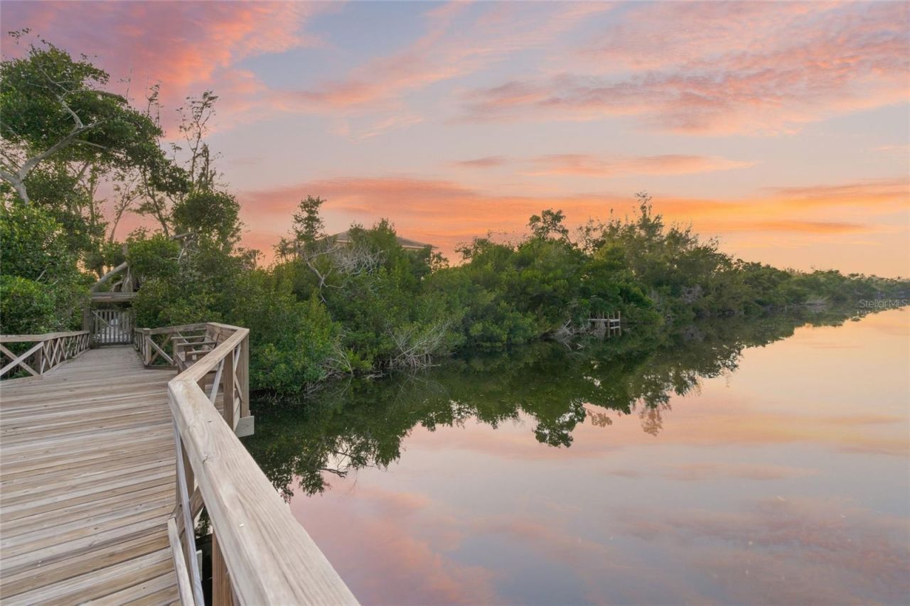 8560 Heron Lagoon Circle, Sarasota, FL 34242 Photo