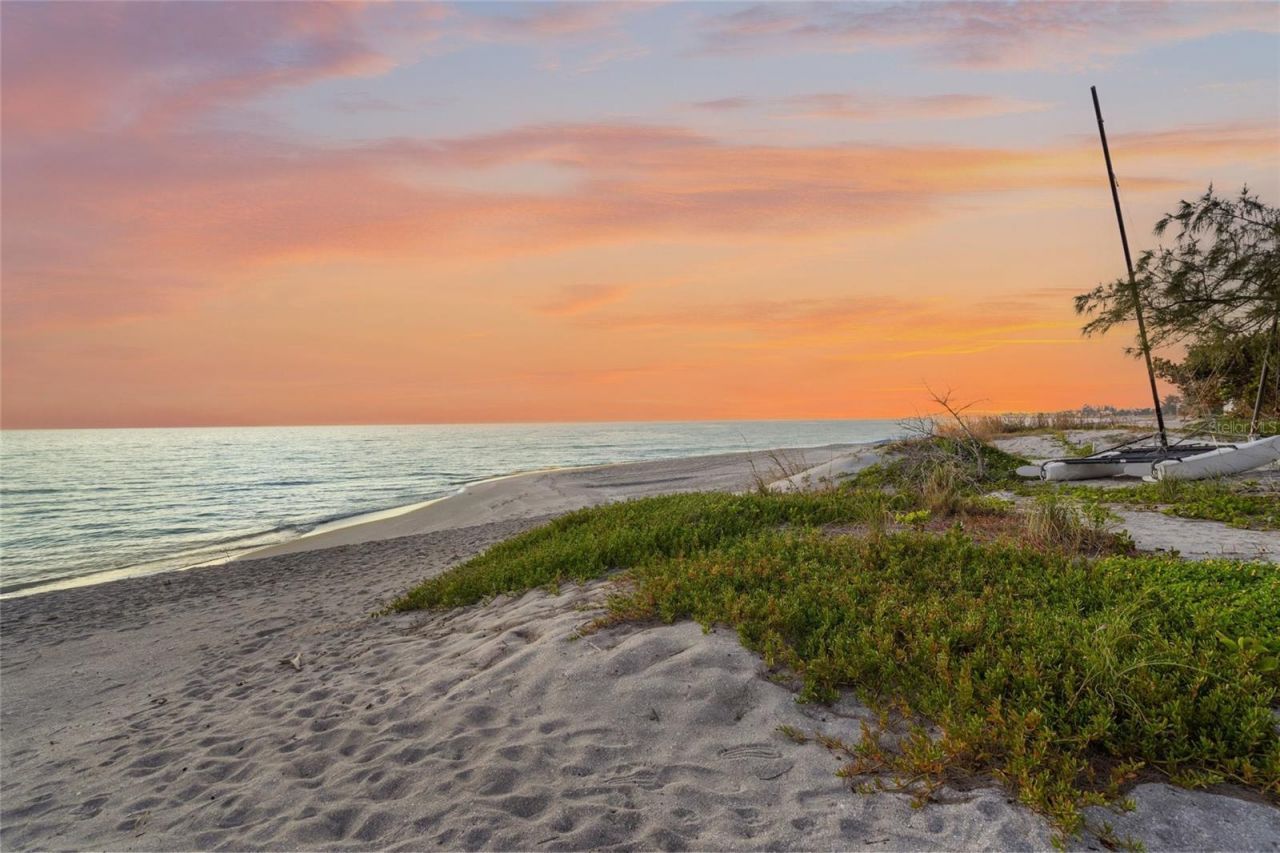 8560 Heron Lagoon Circle, Sarasota, FL 34242 Photo