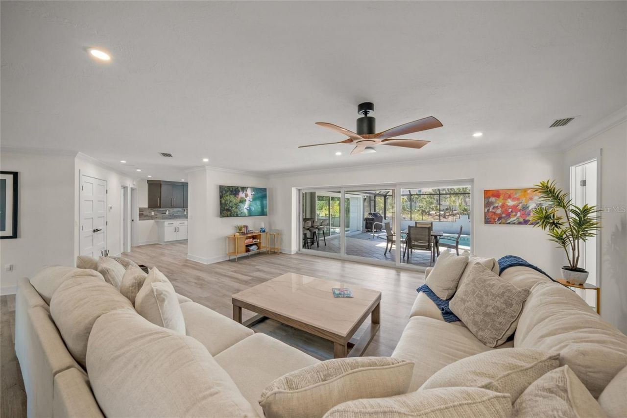 8560 Heron Lagoon Circle, Sarasota, FL 34242 Photo