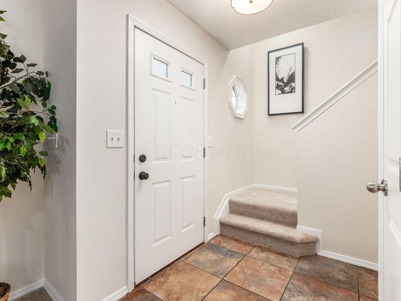 2553 Silver Fir Lane, Grove City, OH 43123 Photo 3